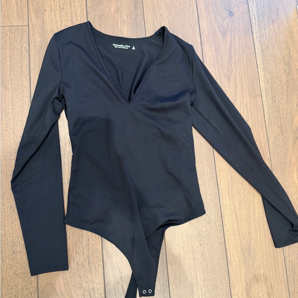 Abercrombie and Fitch Black Long-Sleeve V-Neck Bodysuit size medium worn once